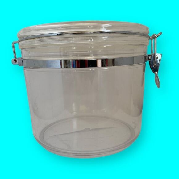 Clear Plastic Airtight Food Storage Container With Locking Lid & Metal Clamp - Picture 3 of 8